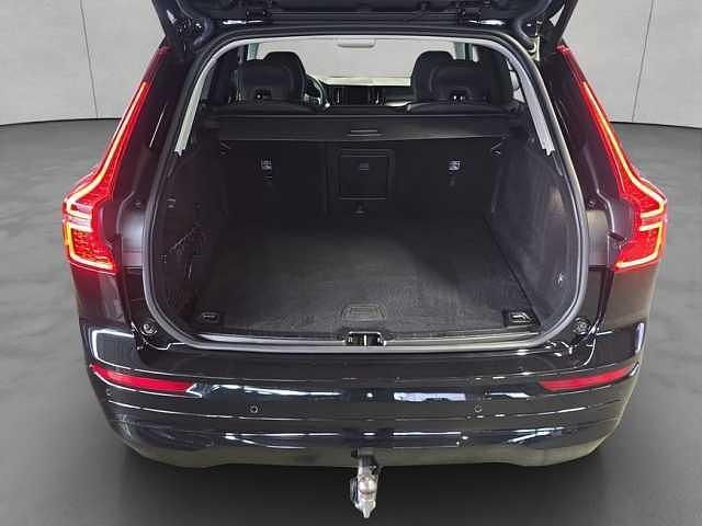 Gebraucht Volvo XC60 Core 197 PS (144 kW) 2024 Onyx black metallic SUV