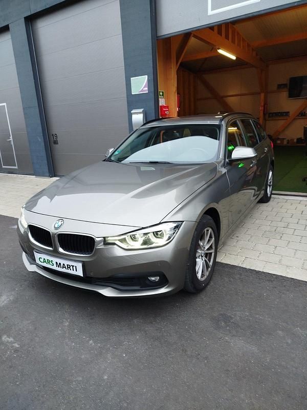 Gebraucht BMW 320 Advantage 190 PS (139 kW) 2019 Grau Kombi