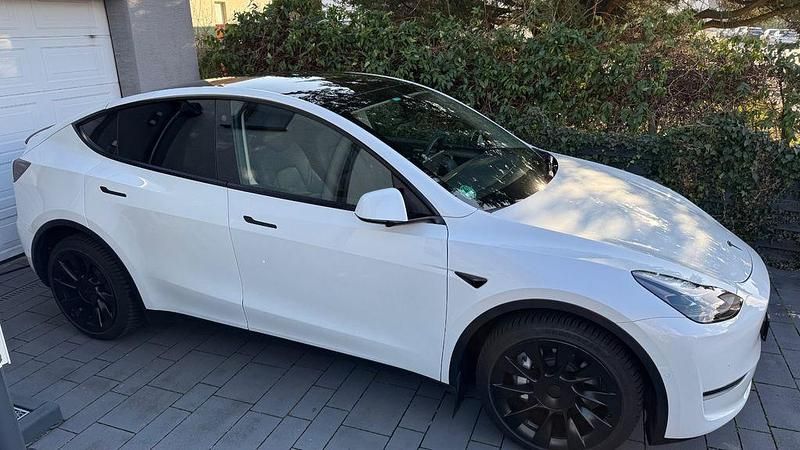 Gebraucht Tesla Model Y Long Range AWD 366 kW (498 PS) 2021 Weiß SUV