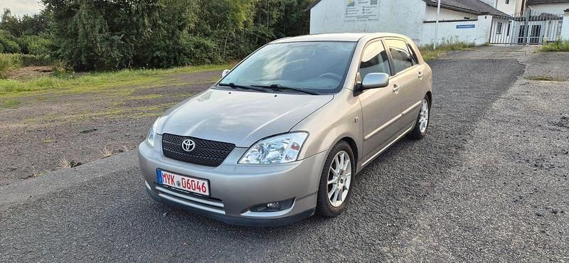 Grau Gebraucht 2002 Toyota Corolla Limousine | 4.000 € (Fairer Preis) - Bild 1/4