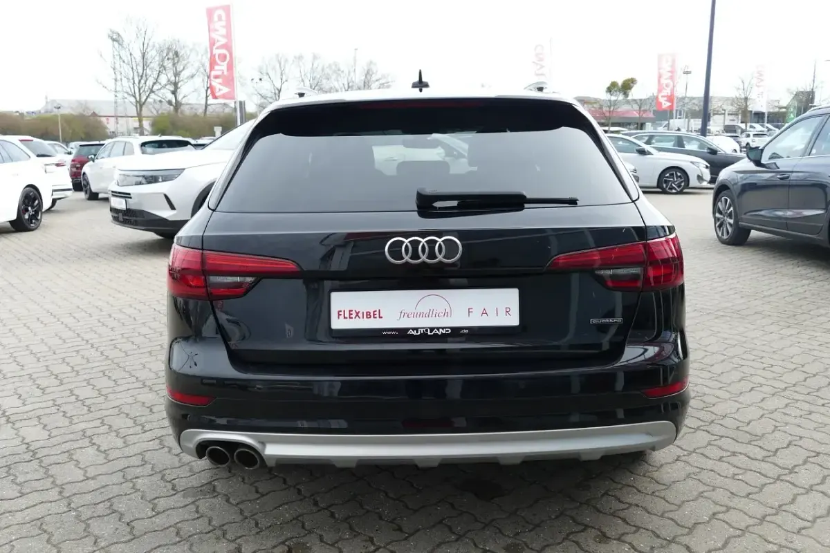 Gebraucht Audi A4 Allroad Comfort 163 PS (119 kW) 2018 Schwarz Kombi