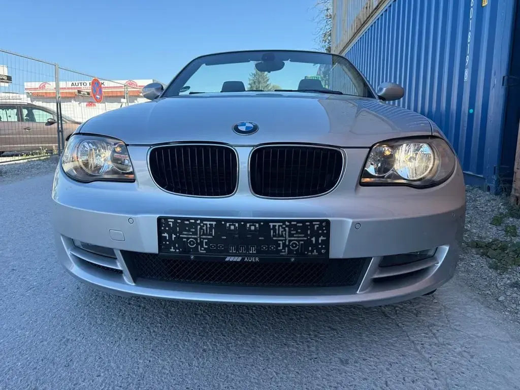 Gebraucht BMW 118 Cabriolet Sport Line 143 PS (105 kW) 2009 Silber Cabrio