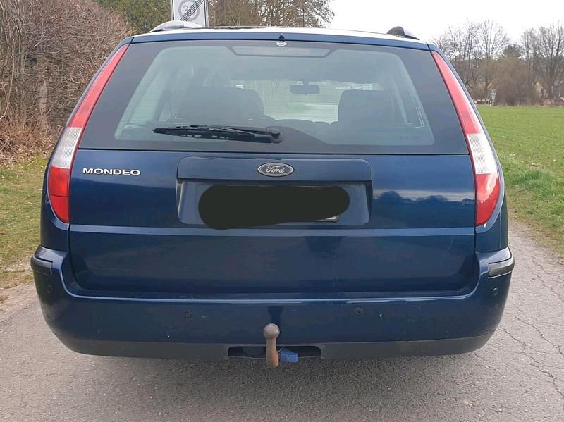 Gebraucht Ford Mondeo 110 PS (80 kW) 2004 Blau Kombi