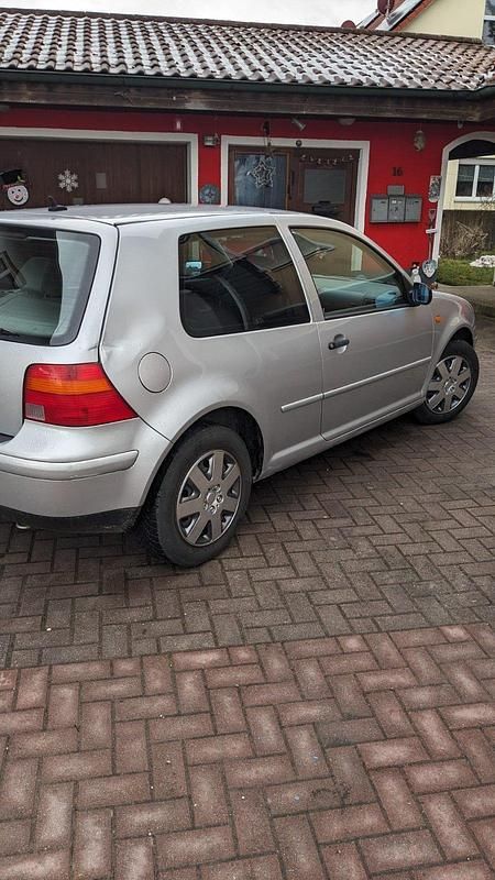 Gebraucht VW Golf IV 75 PS (55 kW) 2001 Silber Kleinwagen