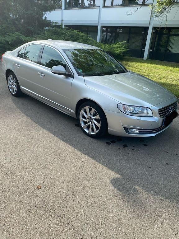 Silber Gebraucht 2015 Volvo S80 Momentum Limousine | 17.900 € (Fairer Preis) - Bild 1/4