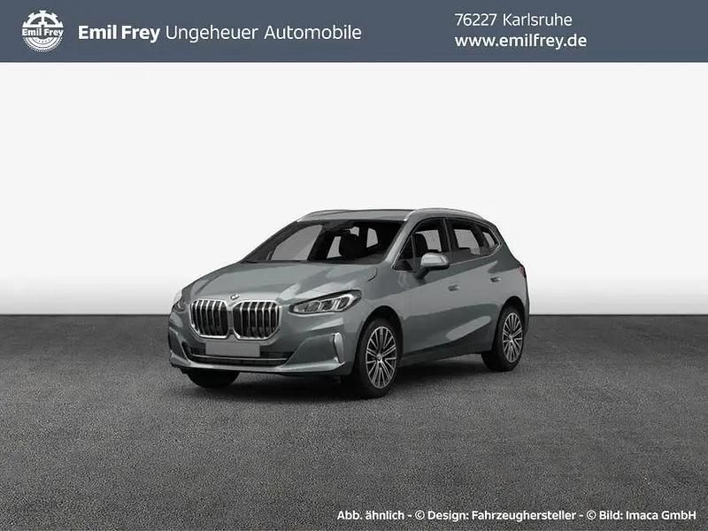 Skyscraper grau metallic Neu 2025 BMW 220 Active Tourer Van / Kleinbus | 40.590 € (Guter Preis) - Bild 1/3