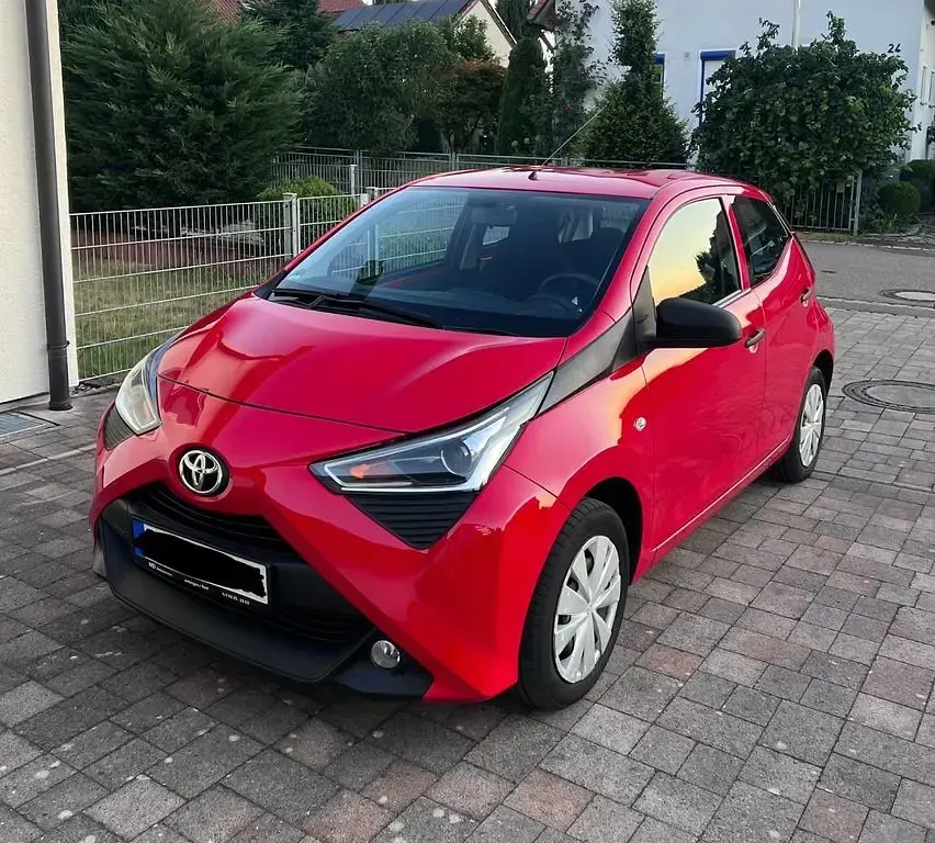 Gebraucht Toyota Aygo 72 PS (52 kW) 2019 Rot Kleinwagen