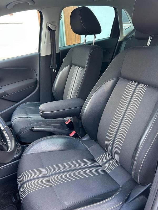 Gebraucht VW Polo 90 PS (66 kW) 2013 Grau Kleinwagen