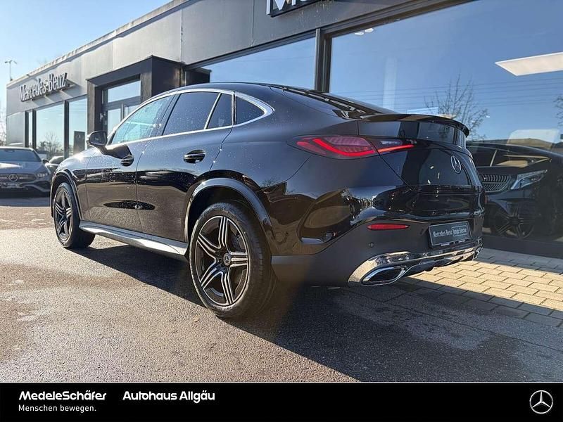 Gebraucht Mercedes GLC220 AMG 197 PS (144 kW) 2026 Lack obsidianschwarz Coupé