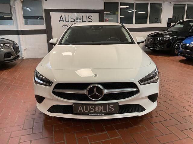 Gebraucht Mercedes CLA180 Shooting Brake Business 116 PS (85 kW) 2022 Polarweiss Kombi
