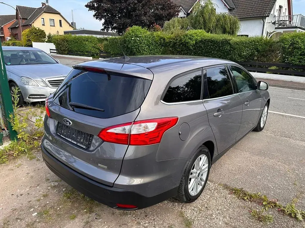 Gebraucht Ford Focus 125 PS (91 kW) 2014 Braun Limousine