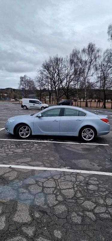 Gebraucht Opel Insignia 163 PS (119 kW) 2013 Blau Limousine