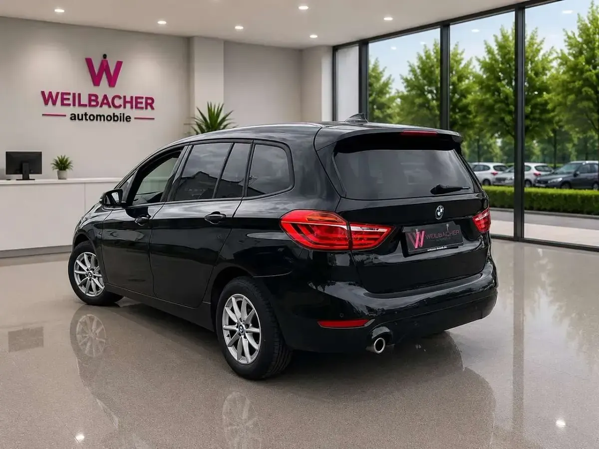 Gebraucht BMW 218 140 PS (102 kW) 2018 Saphirschwarz Van / Kleinbus