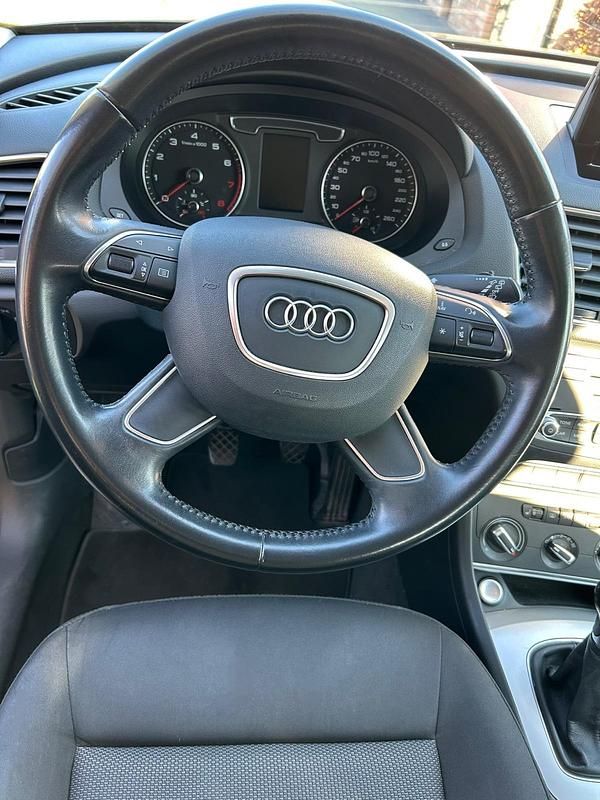 Gebraucht Audi Q3 Basis 150 PS (110 kW) 2015 Schwarz SUV