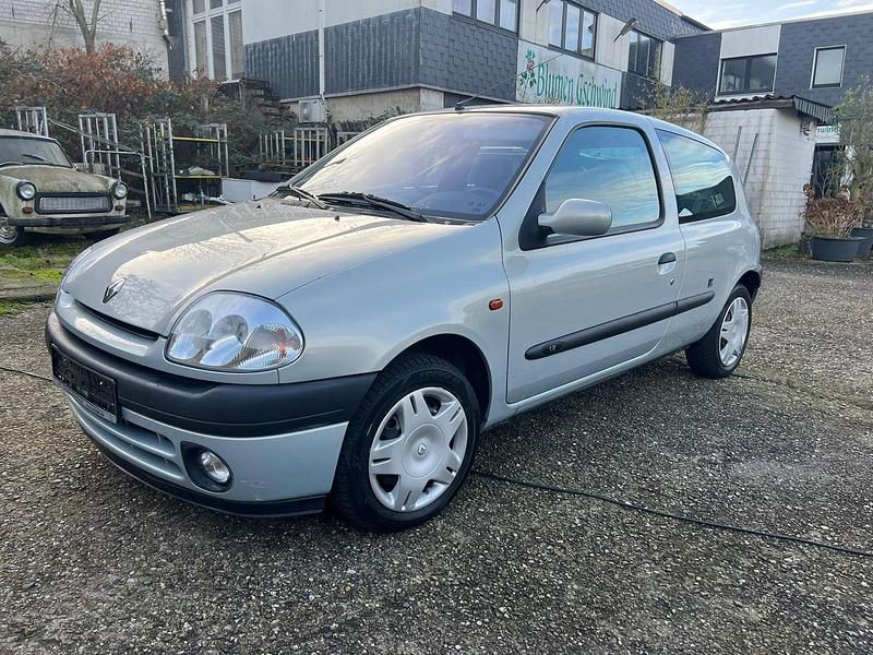 Grau Gebraucht 2000 Renault Clio II Kleinwagen | 2.350 € (Fairer Preis) - Bild 1/4