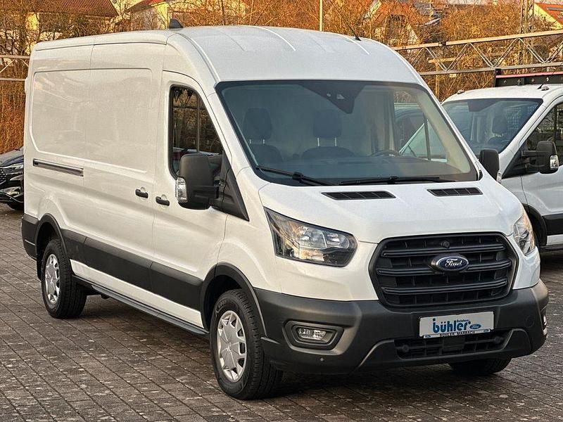 Gebraucht Ford Transit Trend 131 PS (96 kW) 2023 Weiß Van / Kleinbus