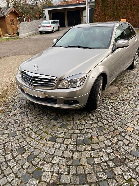 Grau Gebraucht 2007 Mercedes C200 Limousine | 9.650 € (Teuer) - Bild 1/4
