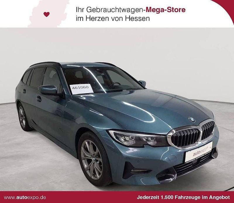 Blue ridge mountain metallic Gebraucht 2021 BMW 318 Sport Line Kombi | 22.290 € (Guter Preis) - Bild 1/4