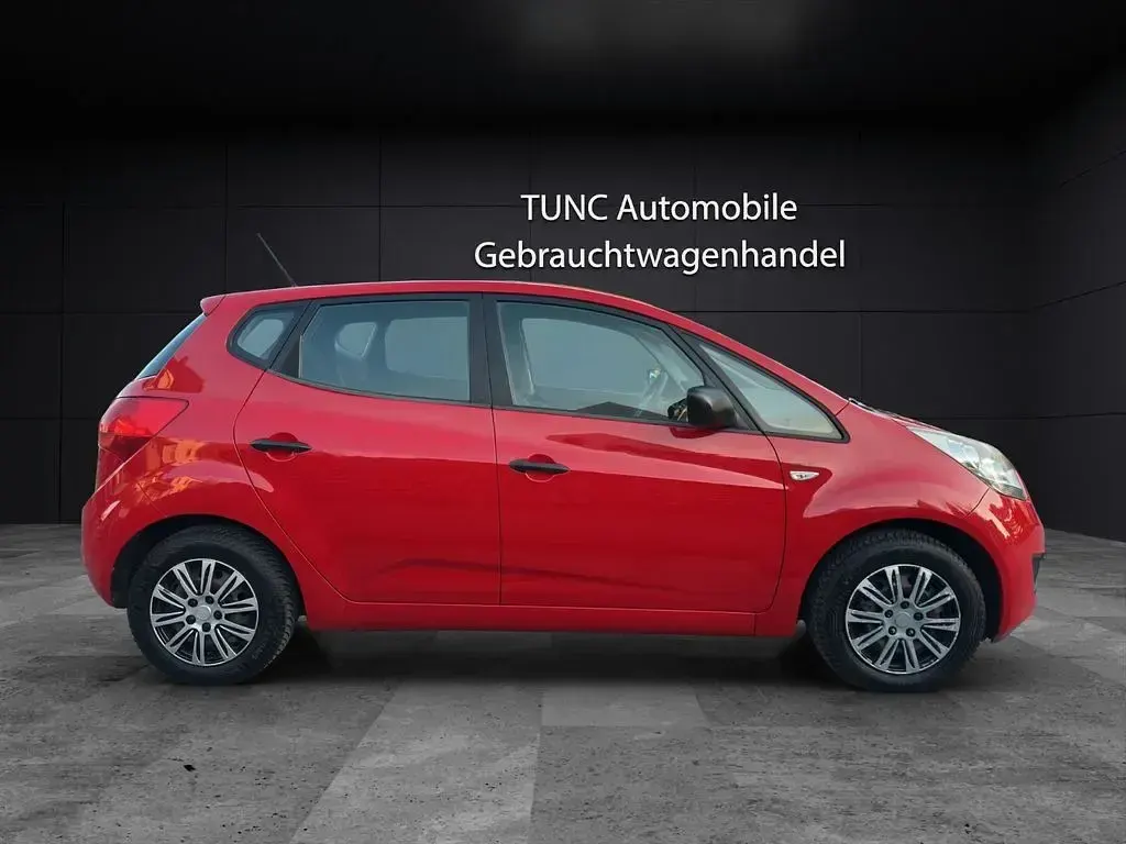 Gebraucht Kia Venga Attract 90 PS (66 kW) 2010 Rot Kleinwagen