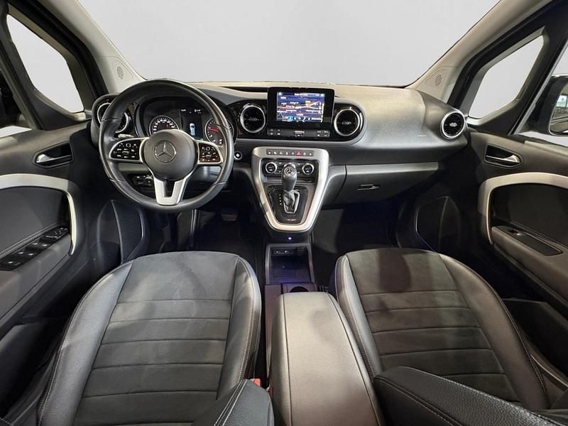 Gebraucht Mercedes T180 Progressive 85 PS (62 kW) 2024 Schwarz Van / Kleinbus