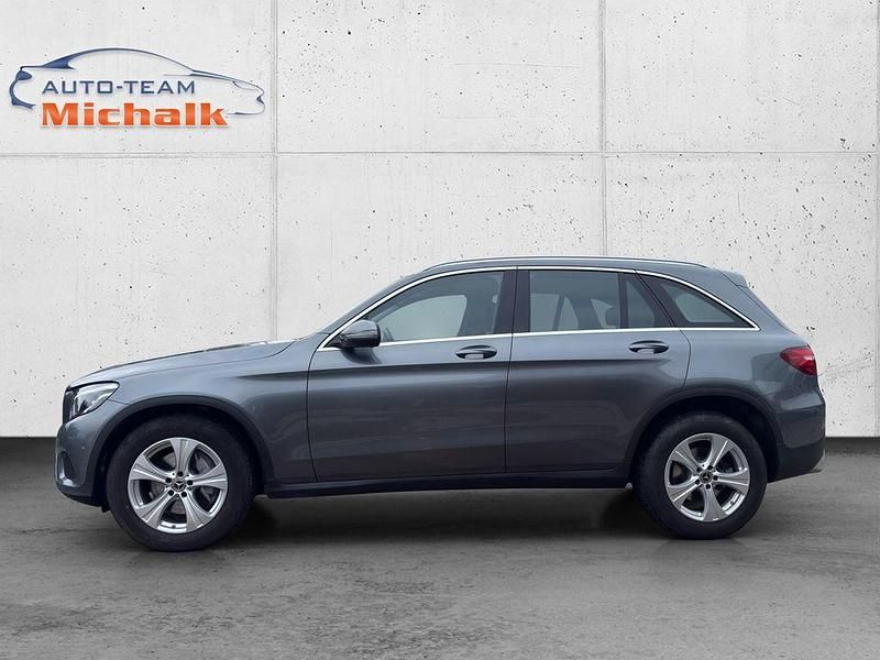 Gebraucht Mercedes GLC250 211 PS (155 kW) 2017 Selenitgrau SUV