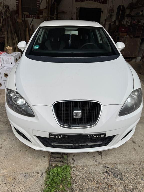 Second-hand Seat Leon Reference 125 CP (91 kW) 2010 Alb Hatchback