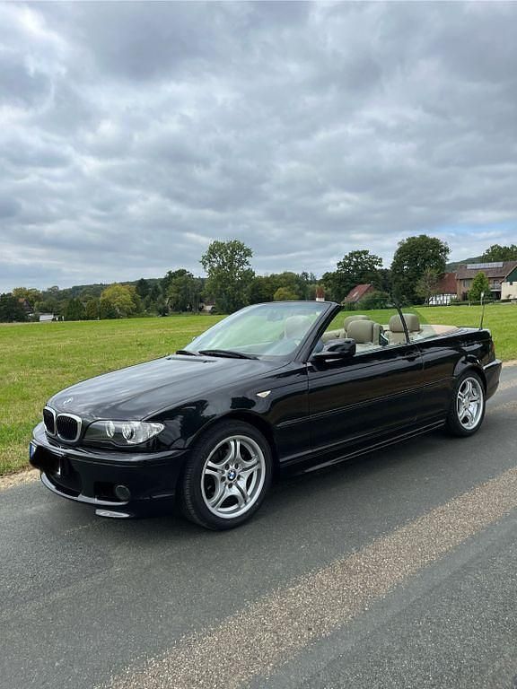 Schwarz Gebraucht 2004 BMW 318 Cabriolet Sport Line Cabrio | 7.750 € (Fairer Preis) - Bild 1/4
