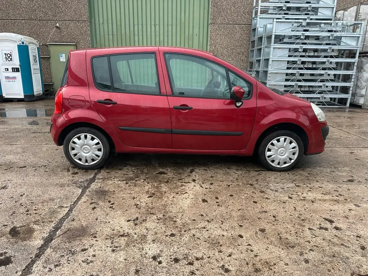 Gebraucht Renault Modus 75 PS (55 kW) 2010 Rot Van / Kleinbus