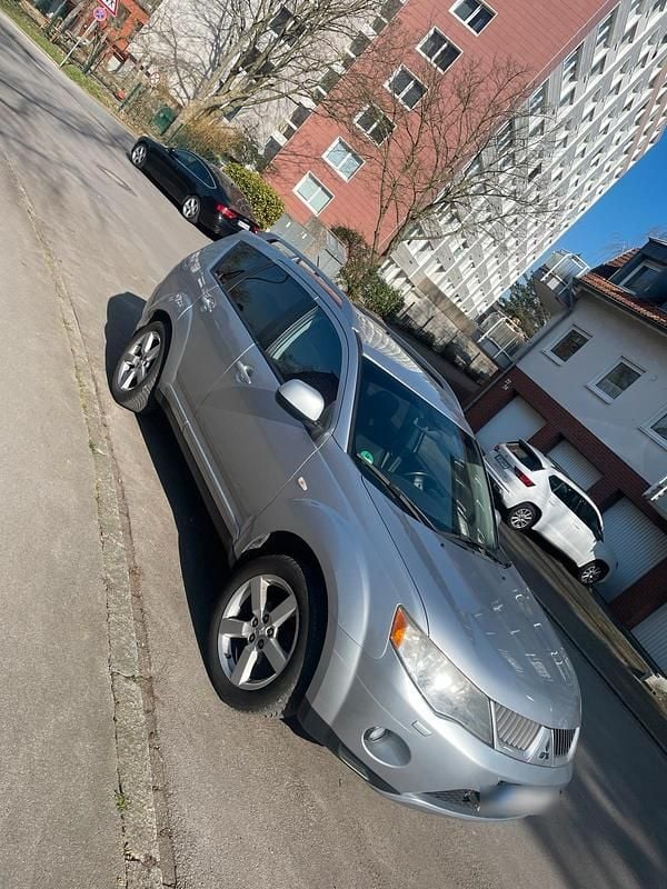 Gebraucht Mitsubishi Outlander 170 PS (125 kW) 2009 Grau SUV