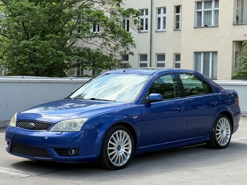 Blau Gebraucht 2002 Ford Mondeo ST Limousine | 3.990 € (Etwas zu teuer) - Bild 1/4