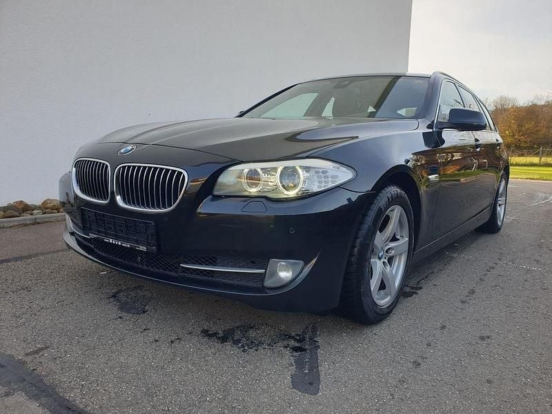 Gebraucht BMW 520 184 PS (135 kW) 2013 Schwarz Kombi