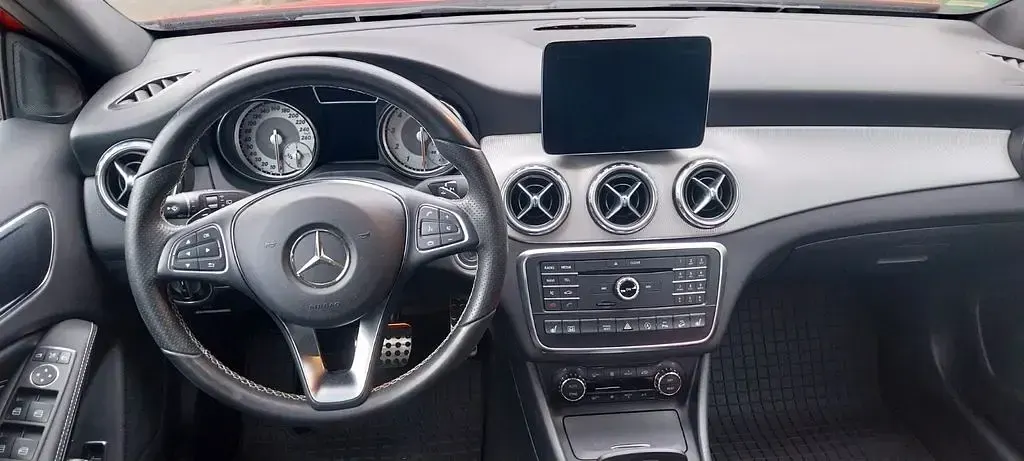 Gebraucht Mercedes GLA250 Style 211 PS (155 kW) 2016 Rot SUV
