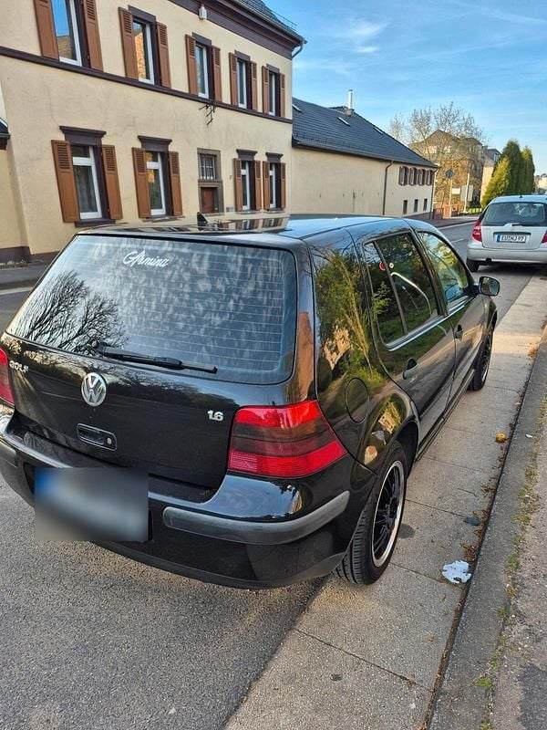 Gebraucht VW Golf IV 105 PS (77 kW) 2002 Schwarz Kleinwagen