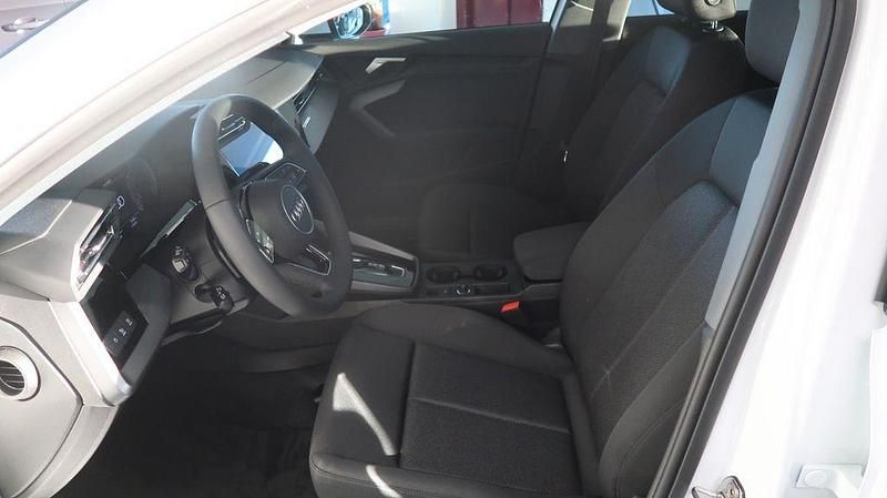 Gebraucht Audi A3 150 PS (110 kW) 2024 Weiß Limousine