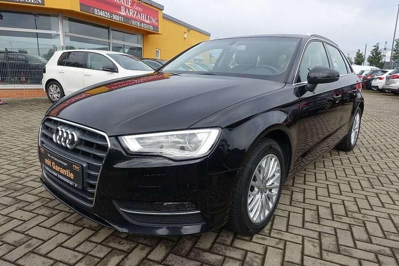 Schwarz Gebraucht 2015 Audi A3 Sportback Ambiente Limousine | 7.950 € (Fairer Preis) - Bild 1/4