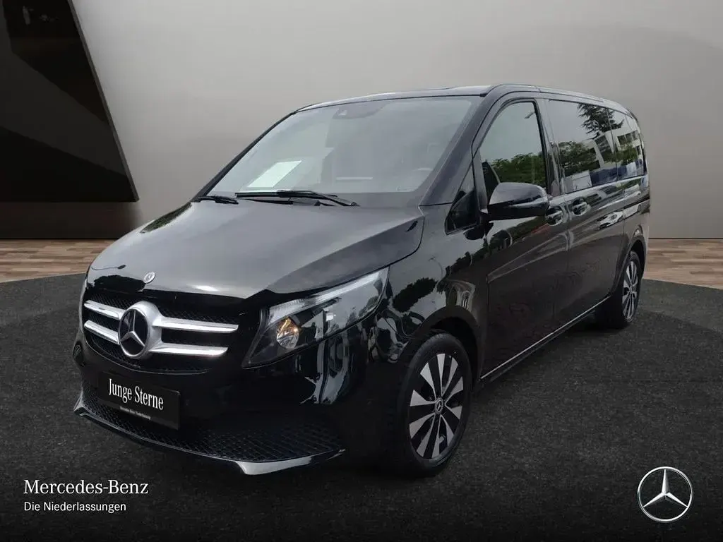Gebraucht Mercedes V220 Edition 163 PS (119 kW) 2022 Schwarz Van / Kleinbus