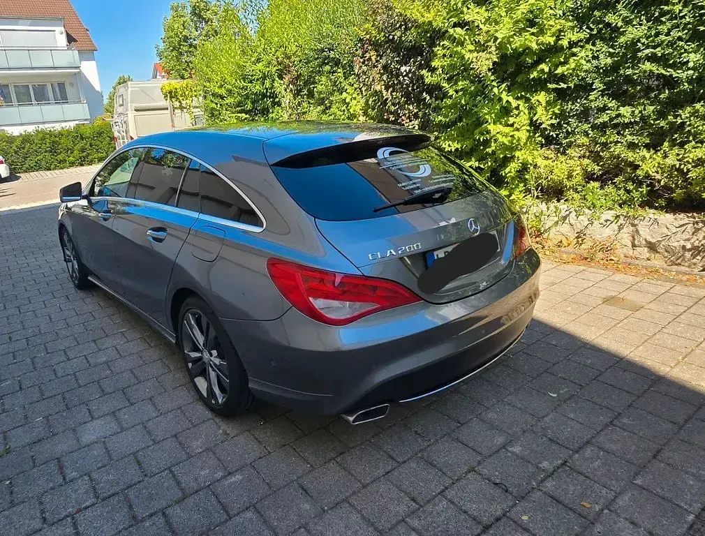 Gebraucht Mercedes CLA200 Shooting Brake 156 PS (114 kW) 2015 Grau Kombi