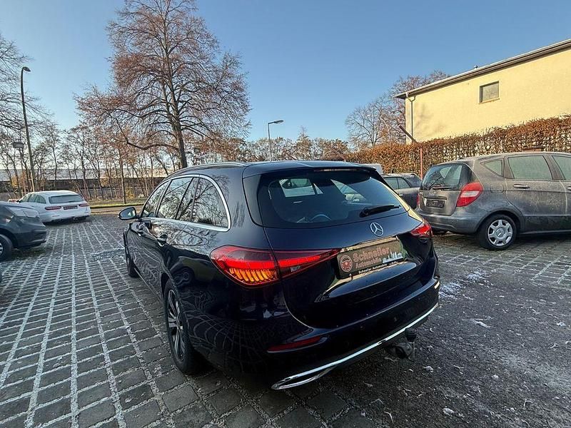 Gebraucht Mercedes C220 200 PS (147 kW) 2023 Blau Kombi