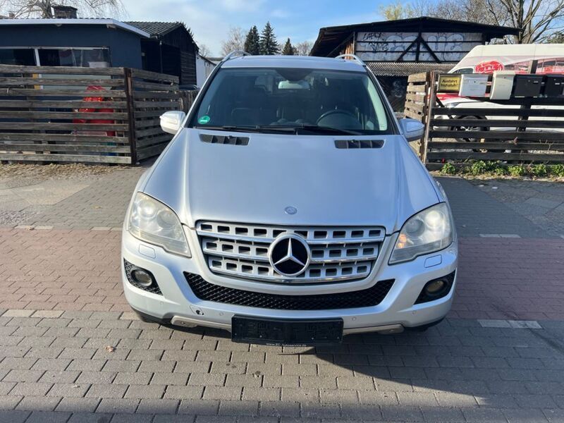 Gebraucht Mercedes ML350 224 PS (164 kW) 2010 Silber SUV