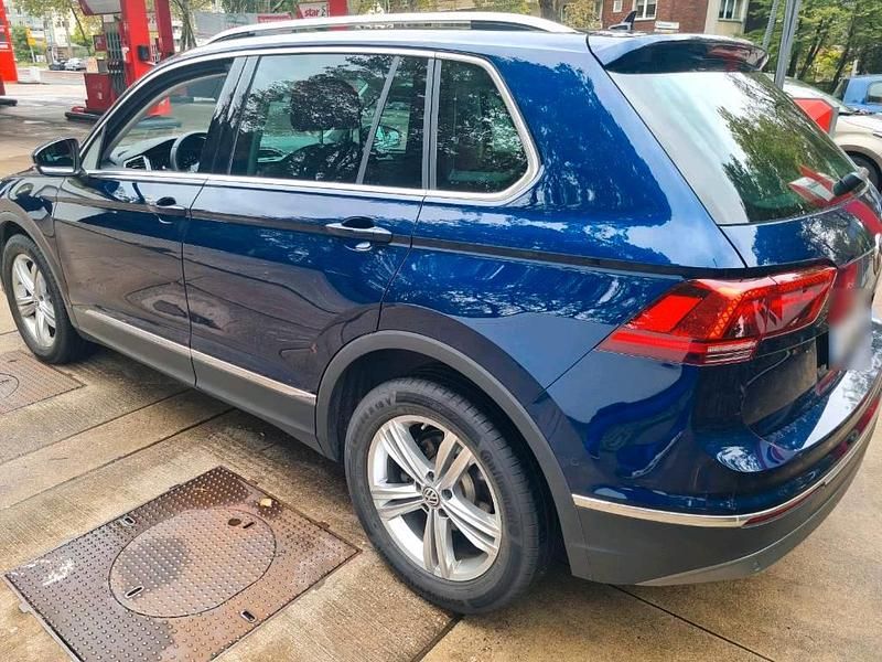 Gebraucht VW Tiguan Highline 150 PS (110 kW) 2019 Blau SUV
