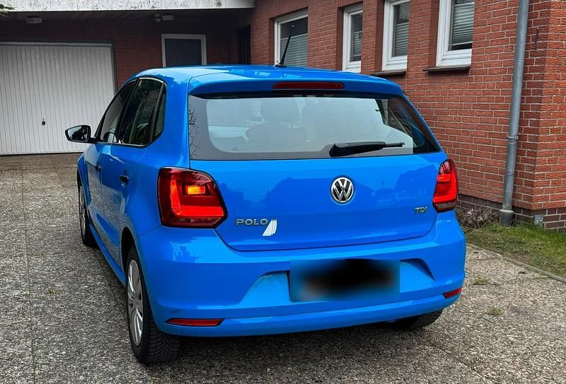 Gebraucht VW Polo Trendline 75 PS (55 kW) 2016 Blau Kleinwagen