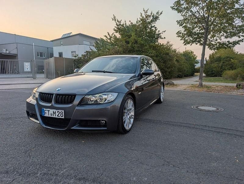 Grau Gebraucht 2005 BMW 325 M Sport Limousine | 10.500 € (Teuer) - Bild 1/4