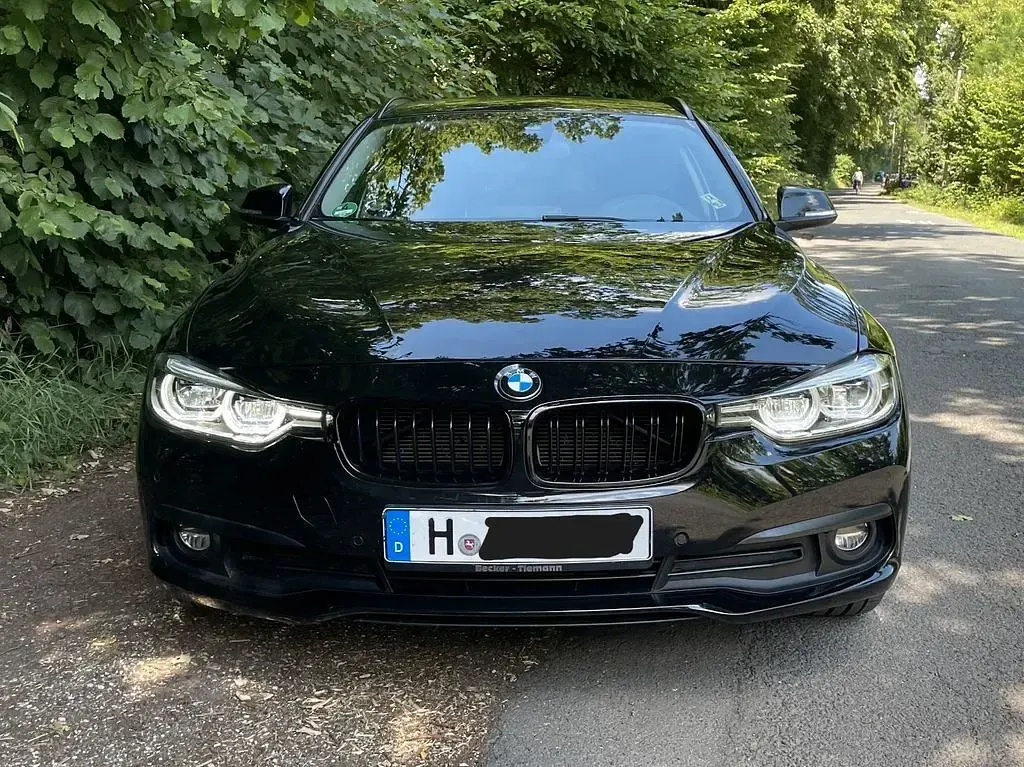 Gebraucht BMW 320 Advantage 190 PS (139 kW) 2019 Schwarz Kombi