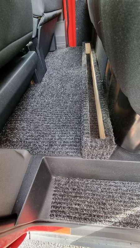 Gebraucht Ford Transit 131 PS (96 kW) 2020 Rot Limousine