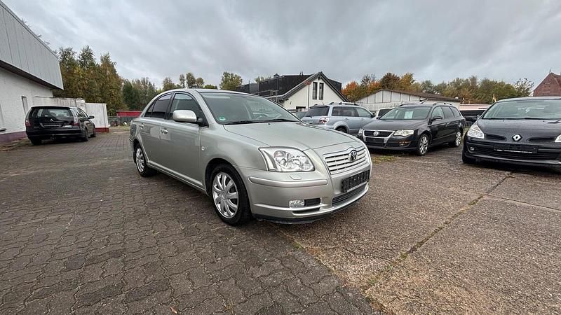 Silber Gebraucht 2003 Toyota Avensis Limousine | 4.999 € (Fairer Preis) - Bild 1/4