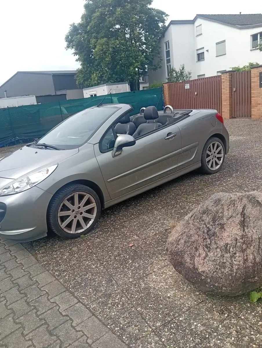 Gebraucht Peugeot 207 CC 120 PS (88 kW) 2009 Cabrio