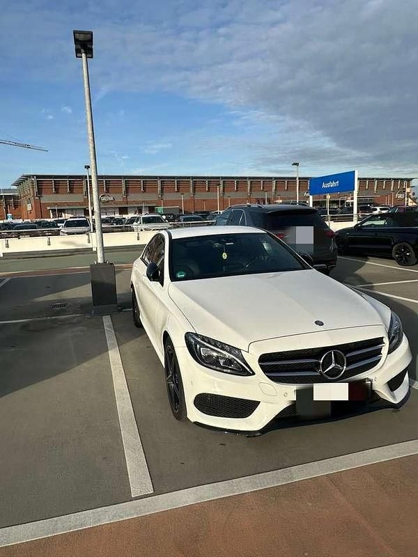 Gebraucht Mercedes C180 AMG line 156 PS (114 kW) 2016 Limousine