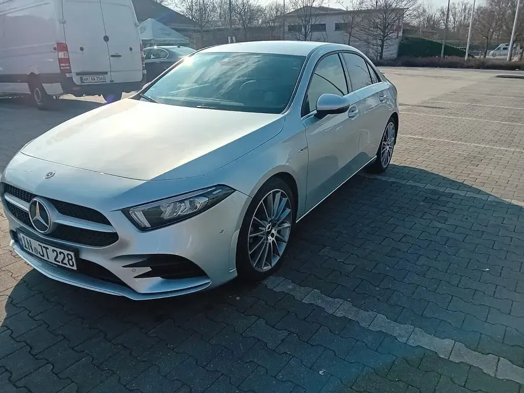 Gebraucht Mercedes A200 AMG 163 PS (119 kW) 2020 Silber Limousine