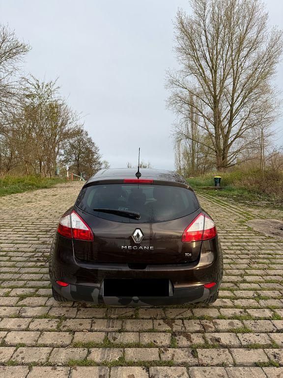 Gebraucht Renault Mégane Luxe 131 PS (96 kW) 2012 Braun Limousine