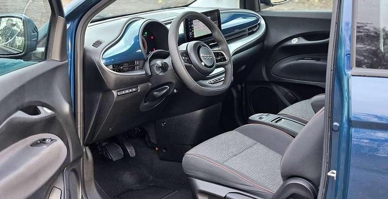 Gebraucht Fiat 500e Icon 86 kW (118 PS) 2022 Blau Cabrio